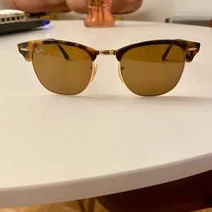 RAY-BAN UNISEX RB3016 CLUBMASTER